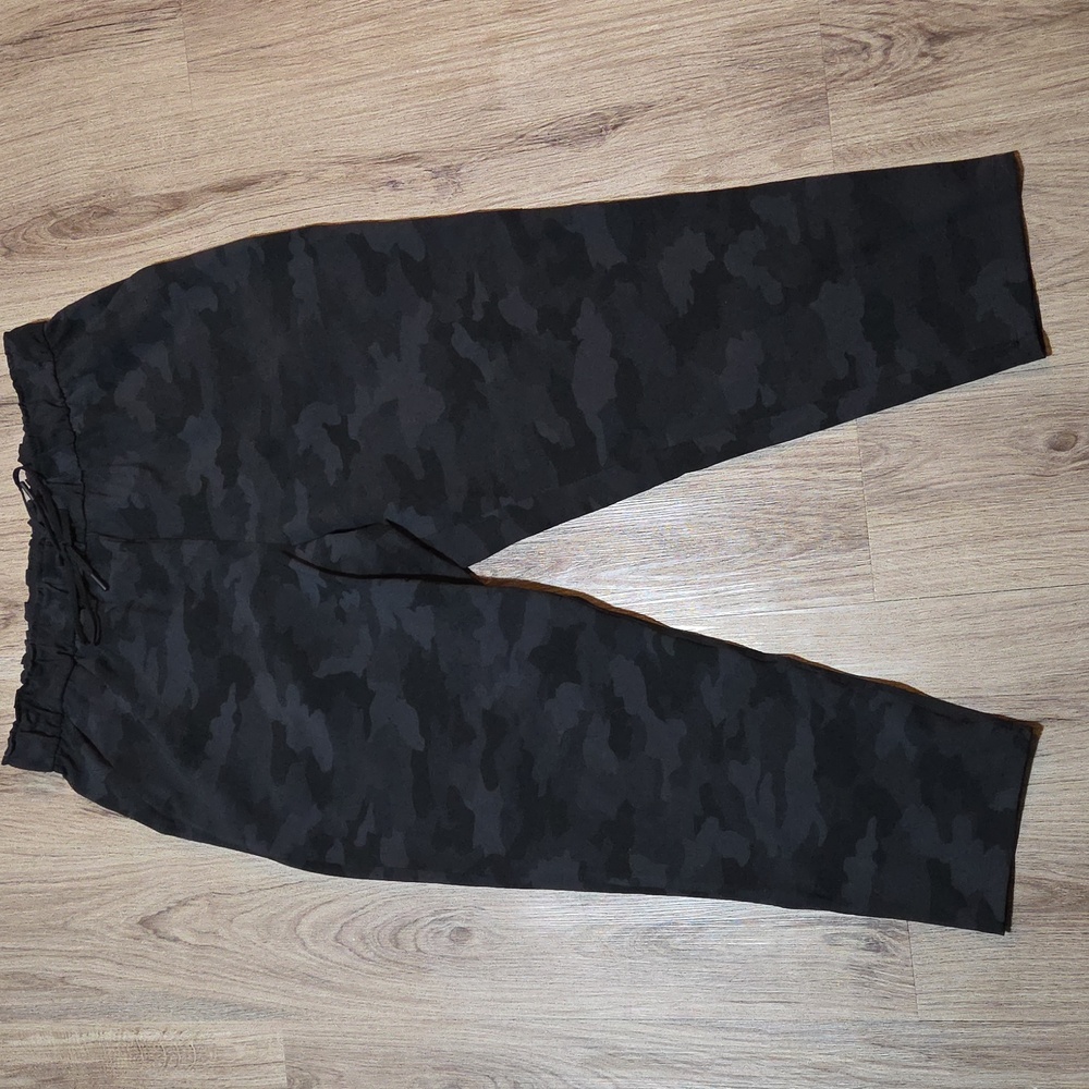 Lululemon Keep Moving Pant 7/8 High-Rise *Heritage 365 Camo Deep Coal Multi 16